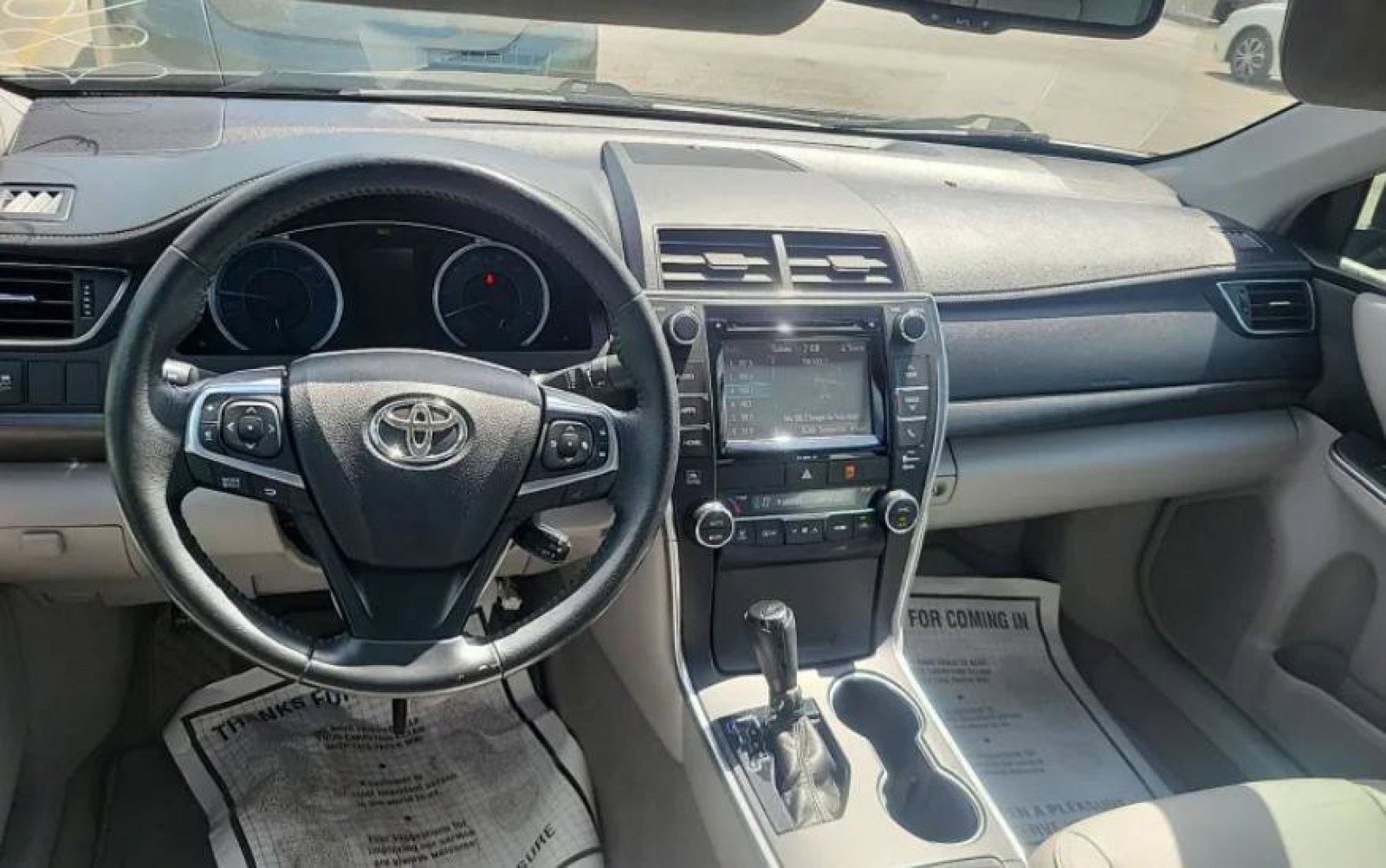 Used 2017 Toyota Camry XLE w/ Moonroof Package image 8