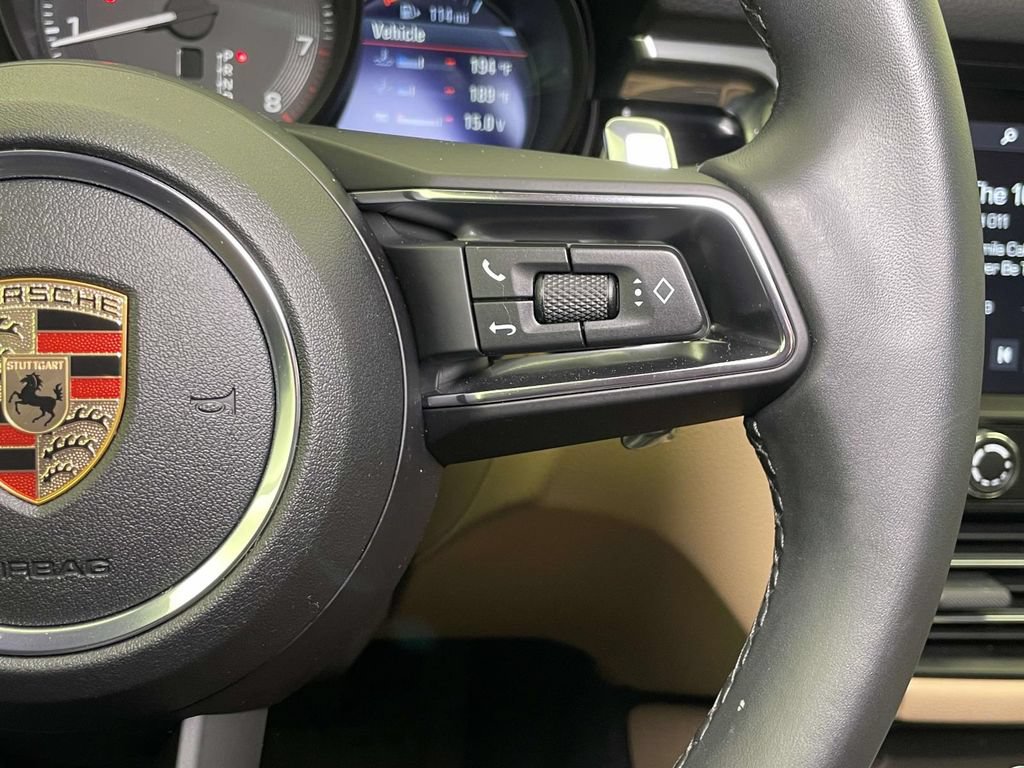 Certified 2025 Porsche Macan AWD/4WD image 41