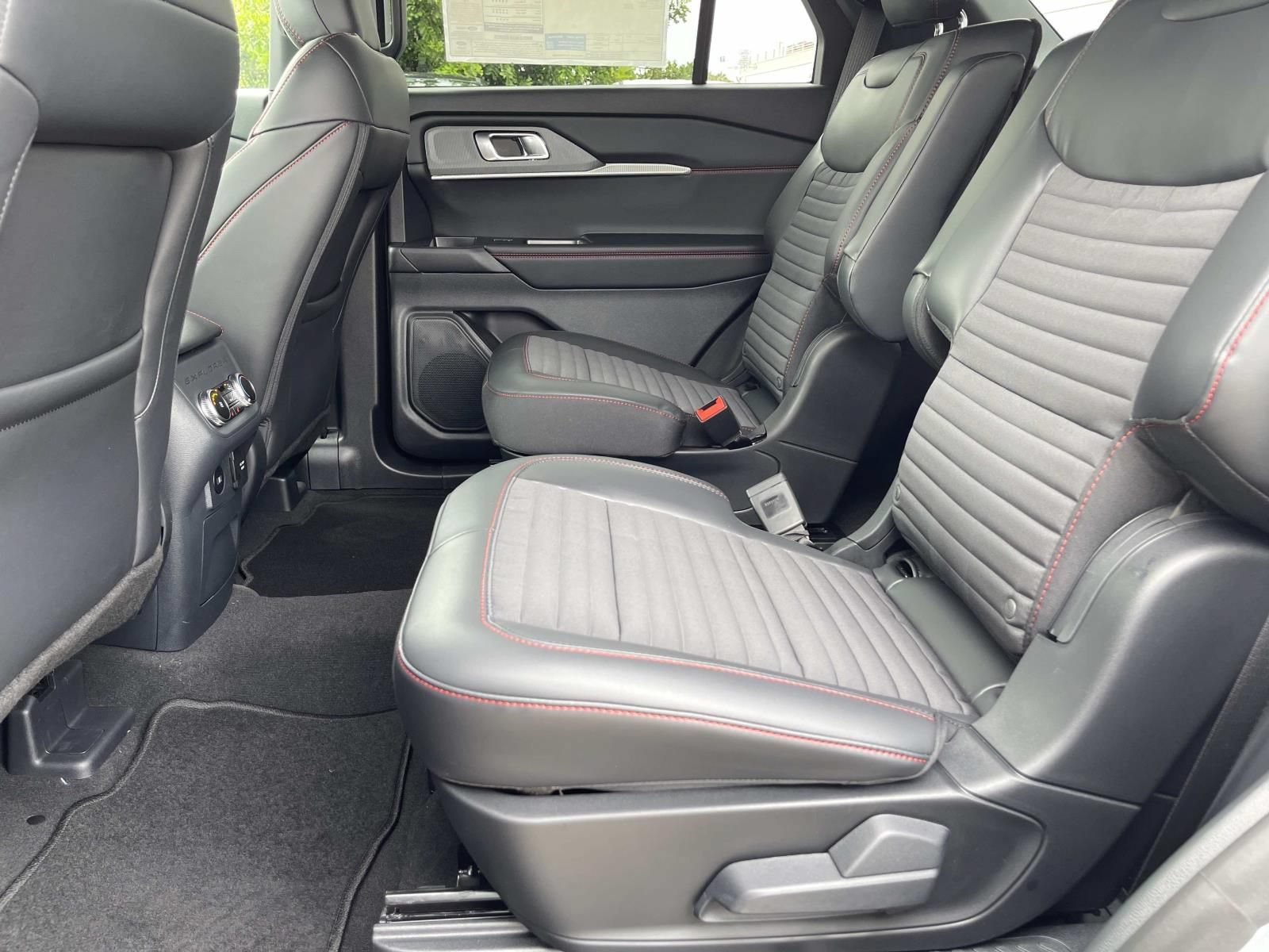 New 2026 Ford Explorer ST-Line w/ ST-Line Street Pack RWD image 14