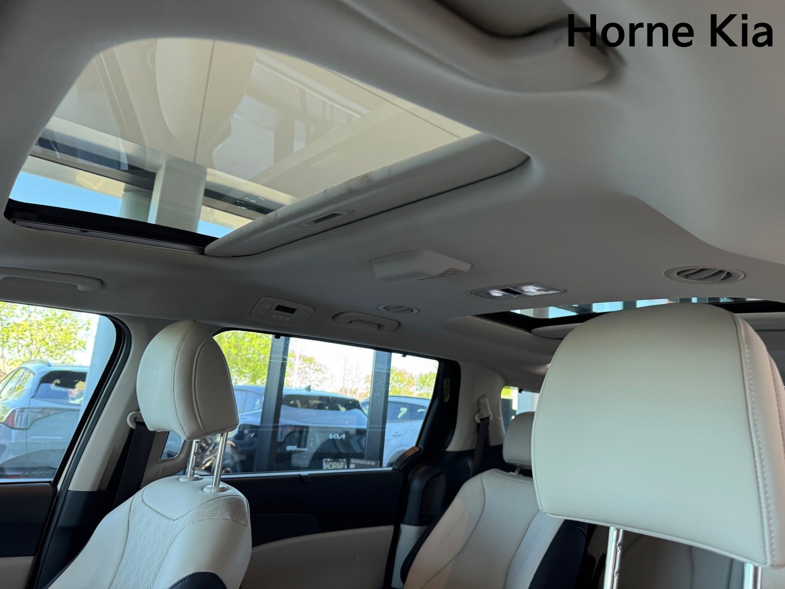 New 2026 Kia Carnival SX image 18