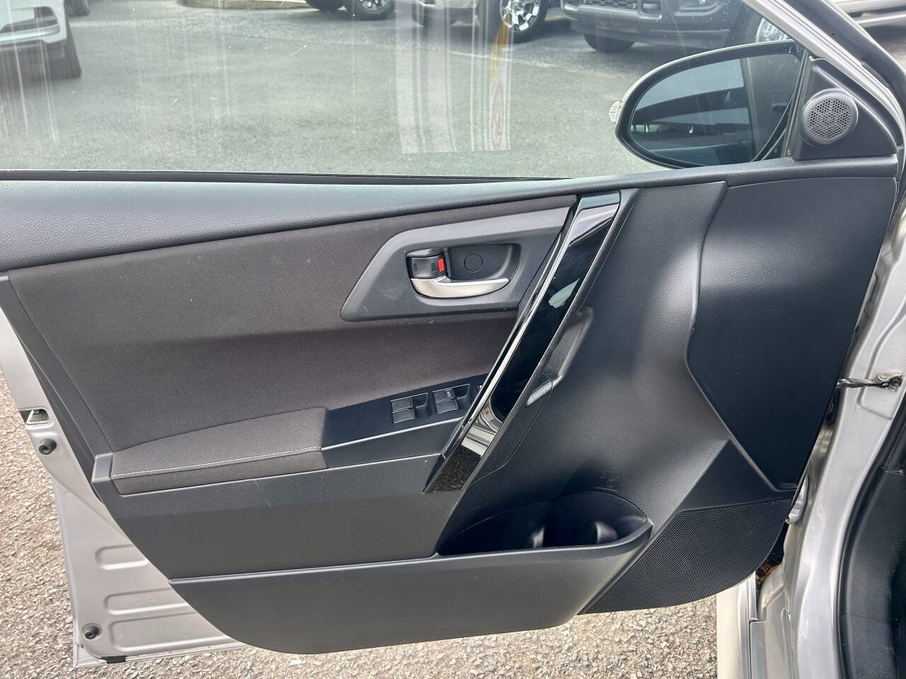 Used 2018 Toyota Corolla iM FWD image 12