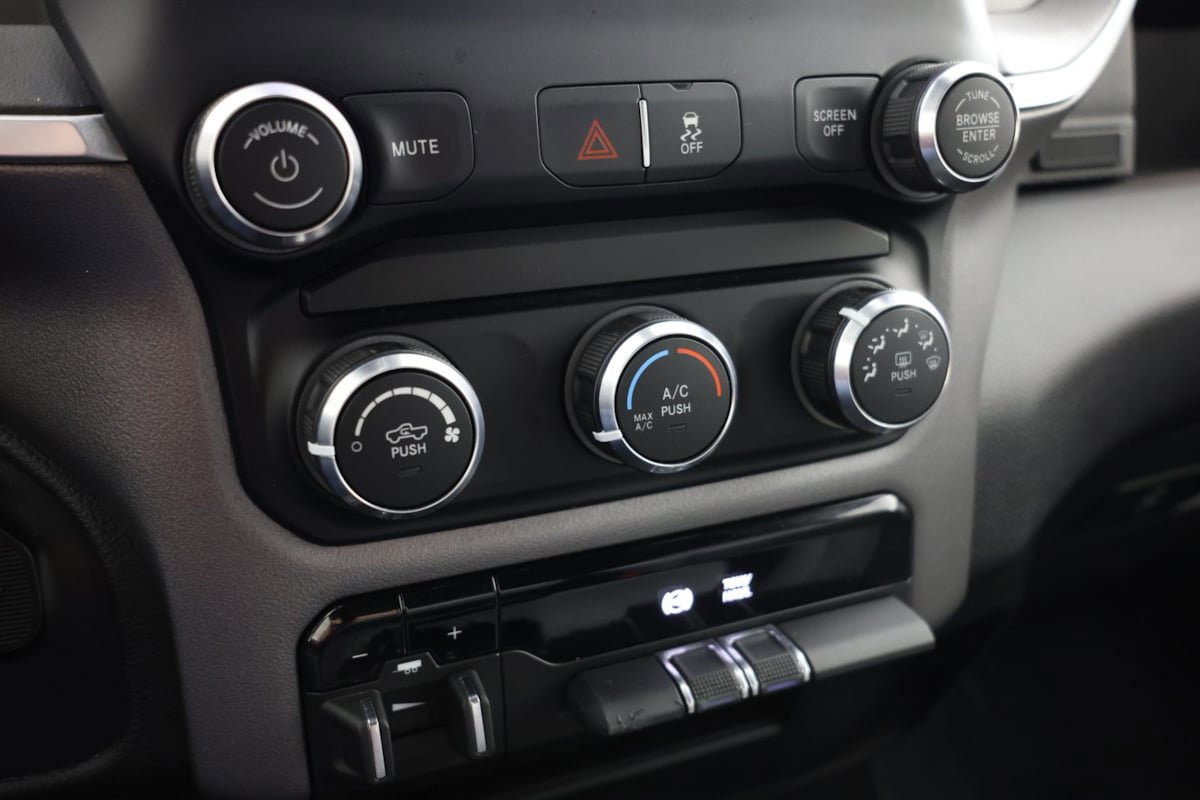 Used 2024 RAM 2500 Big Horn AWD/4WD image 27