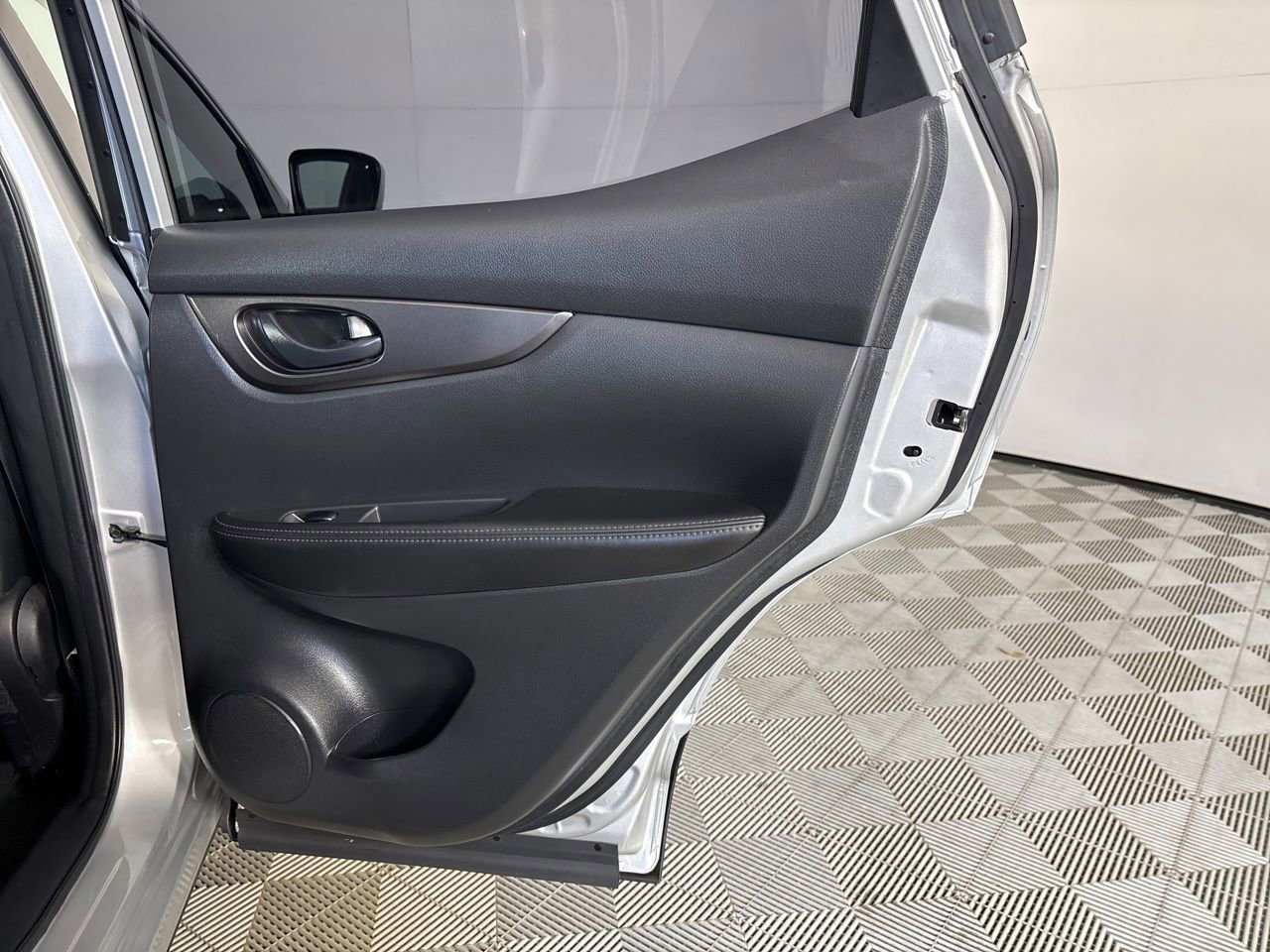 Used 2022 Nissan Rogue Sport S image 24