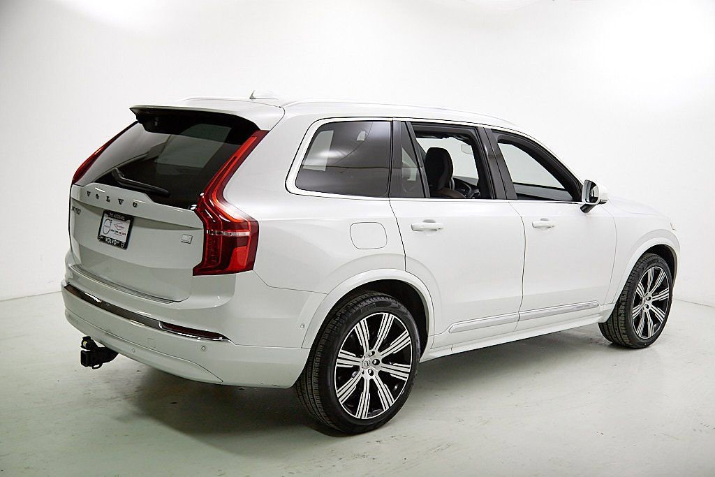 Certified 2024 Volvo XC90 T8 Plus w/ Protection Package Premier image 10