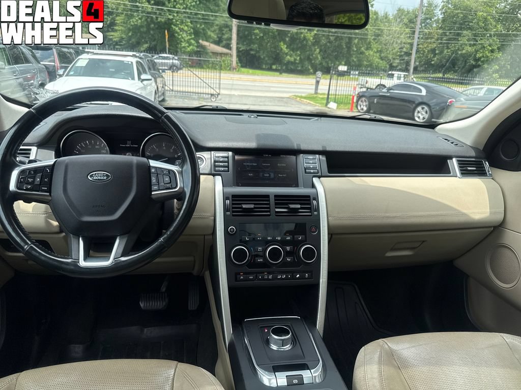 Used 2016 Land Rover Discovery Sport HSE AWD/4WD image 12