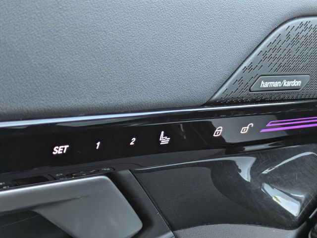 Used 2024 BMW 530i xDrive w/ Premium Package image 22