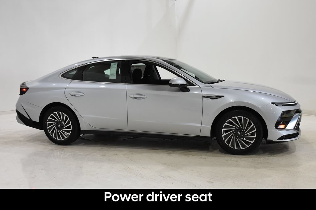 New 2026 Hyundai Sonata SEL FWD image 3