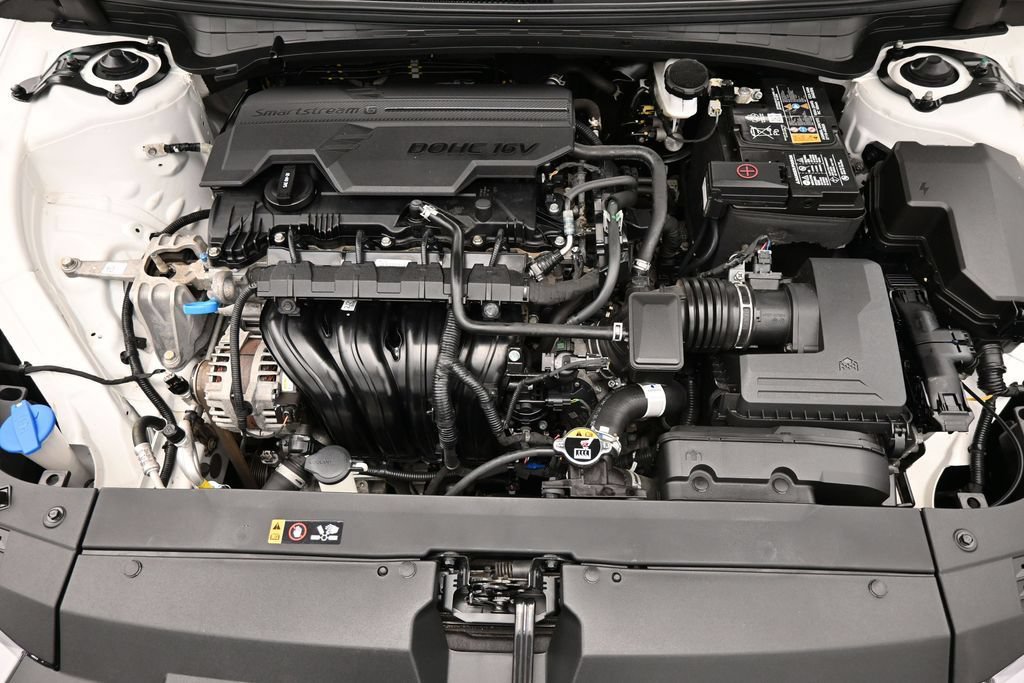 Used 2025 Kia K4 GT-Line w/ GT-Line Premium Package FWD image 9