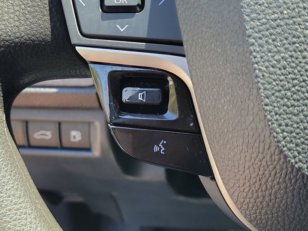 Used 2025 Toyota Camry LE FWD image 30