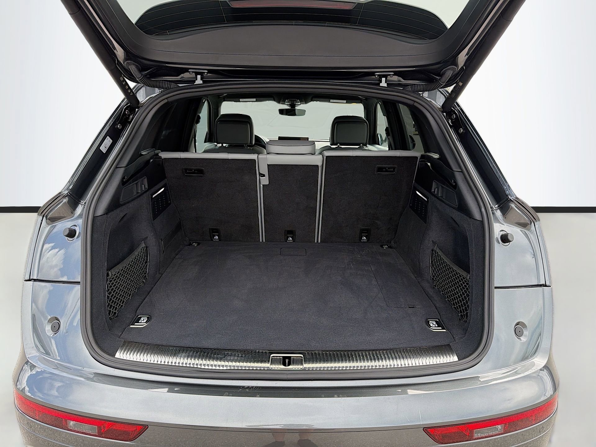 Used 2024 Audi Q5 e Premium Plus image 12