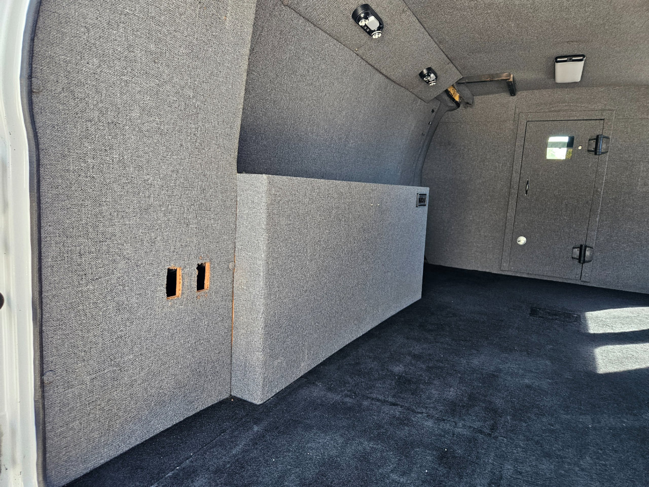 Used 2001 Ford E-350 and Econoline 350 Extended Super Duty image 25