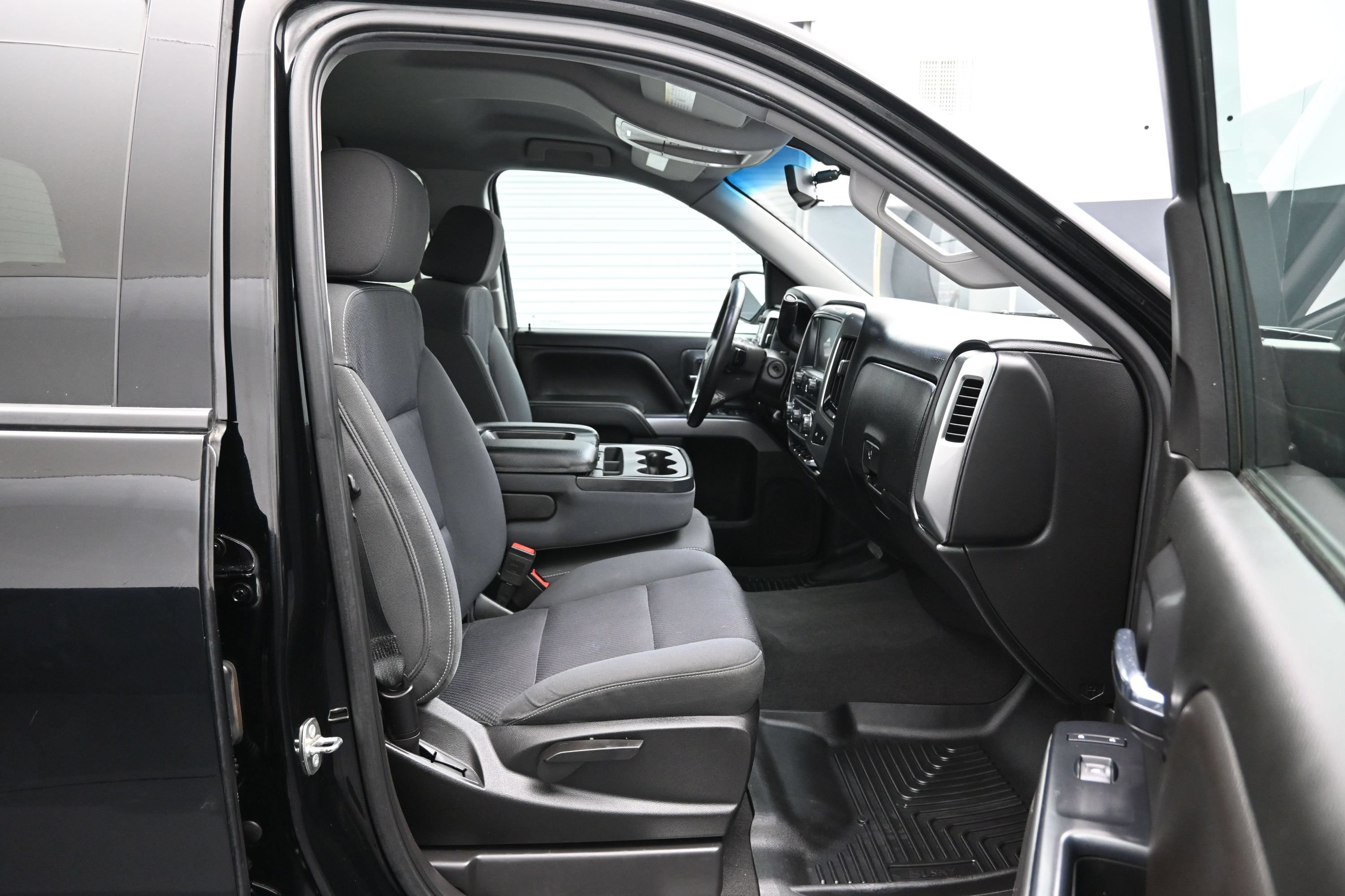 Used 2018 Chevrolet Silverado 1500 LT w/ All Star Edition AWD/4WD image 13