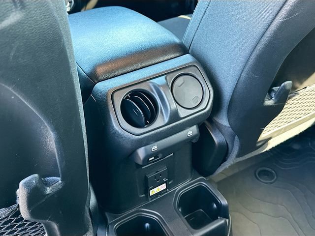 Used 2024 Jeep Wrangler Unlimited Rubicon w/ XTREMEE 35" Tire Package image 24