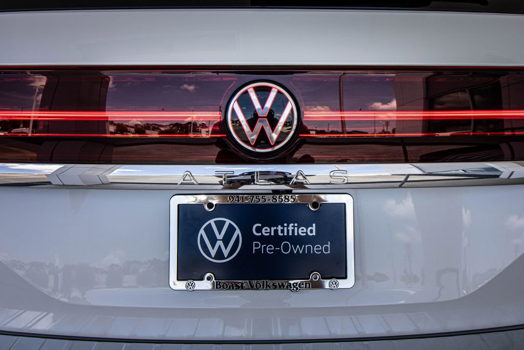 Used 2026 Volkswagen Atlas SE w/ Panoramic Sunroof Package FWD image 17