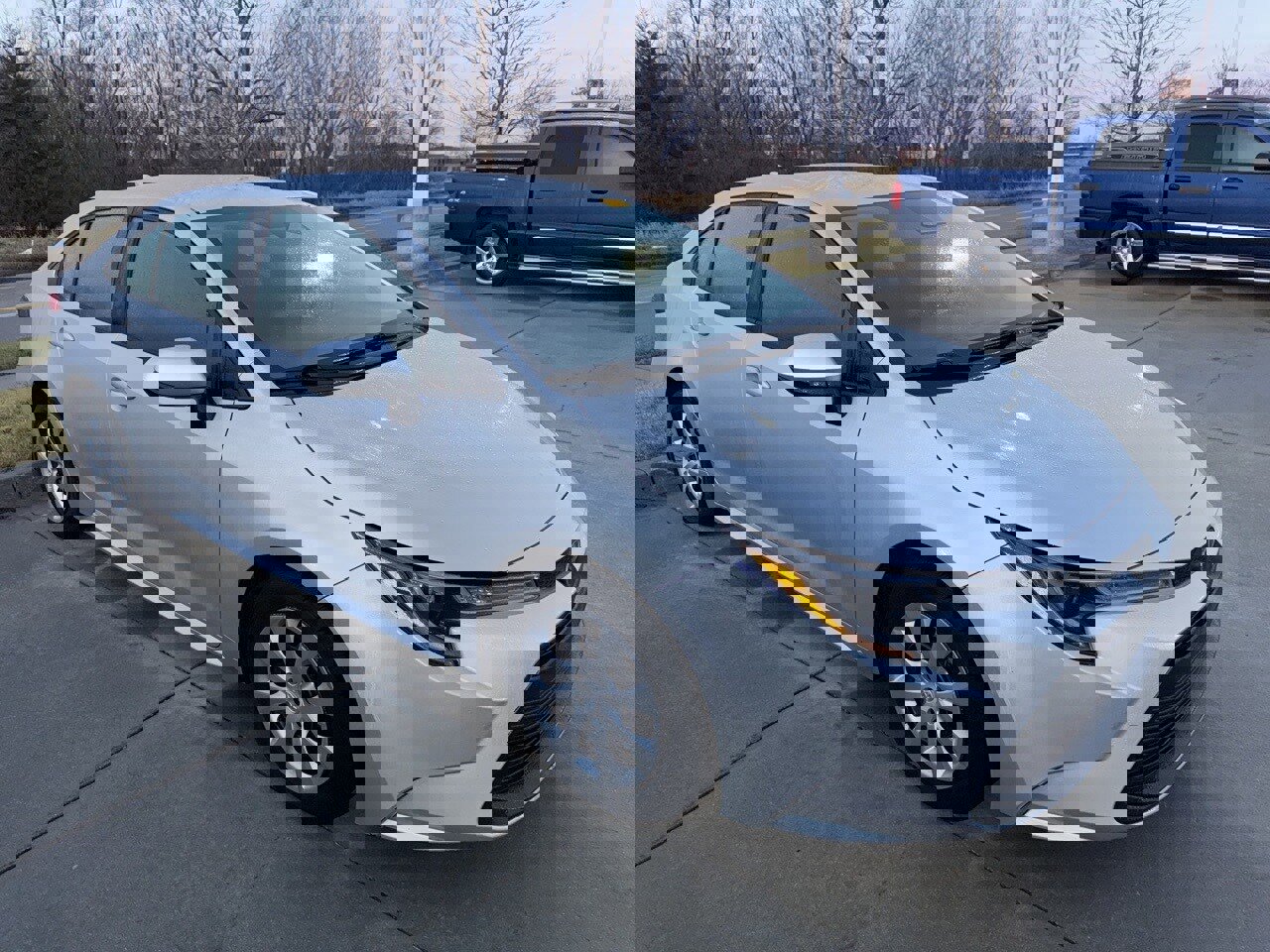 Used 2023 Toyota Corolla LE image 6