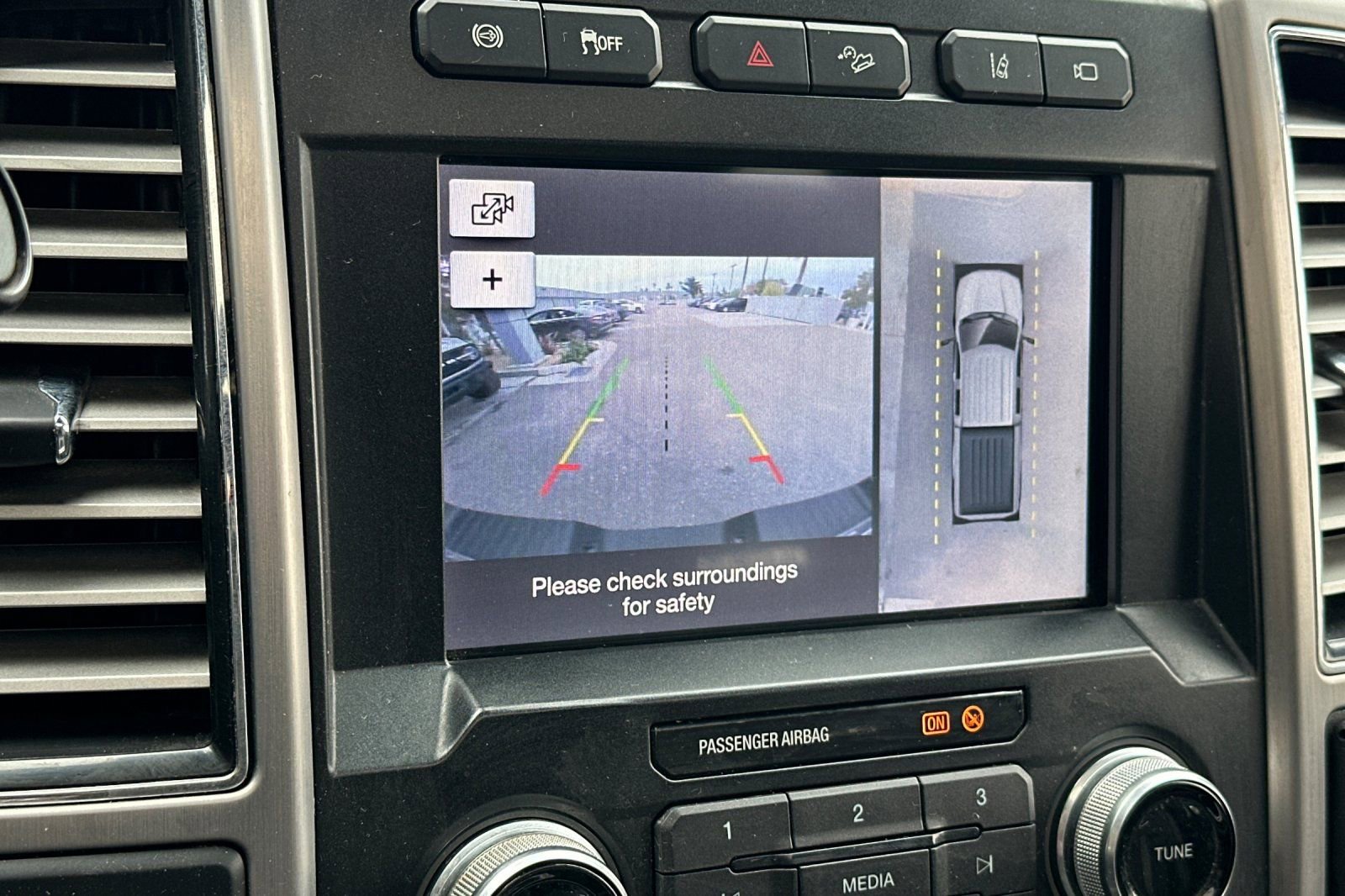 Used 2019 Ford F250 Platinum w/ Platinum Ultimate Package image 18