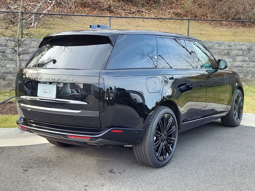 New 2026 Land Rover Range Rover Long Wheelbase SE image 2