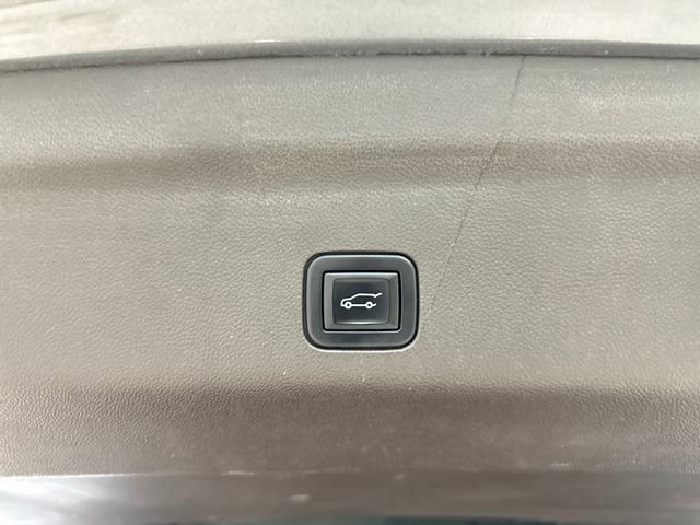 Used 2022 GMC Yukon XL Denali AWD/4WD image 31