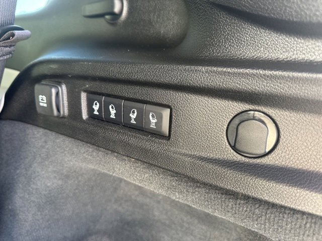 Used 2022 Jeep Grand Cherokee L Overland w/ Luxury Tech Group IV image 24