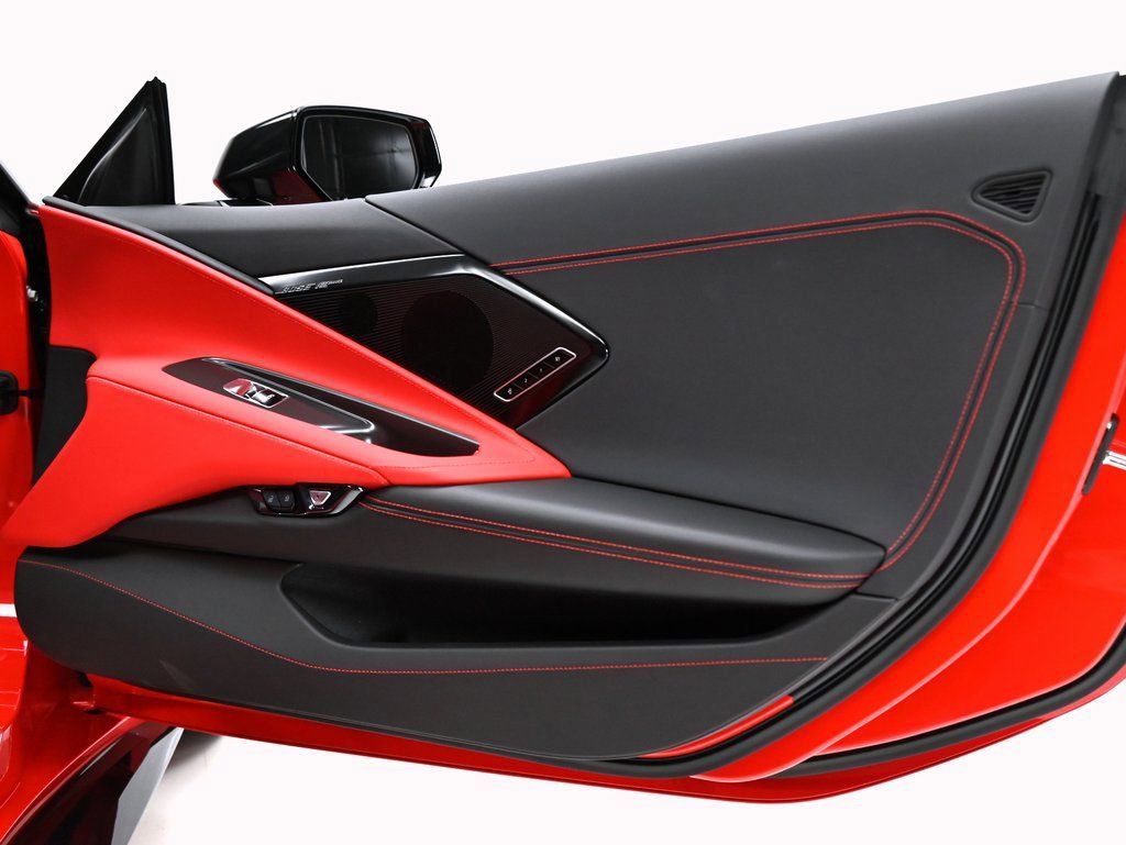 Used 2025 Chevrolet Corvette Z06 RWD image 21