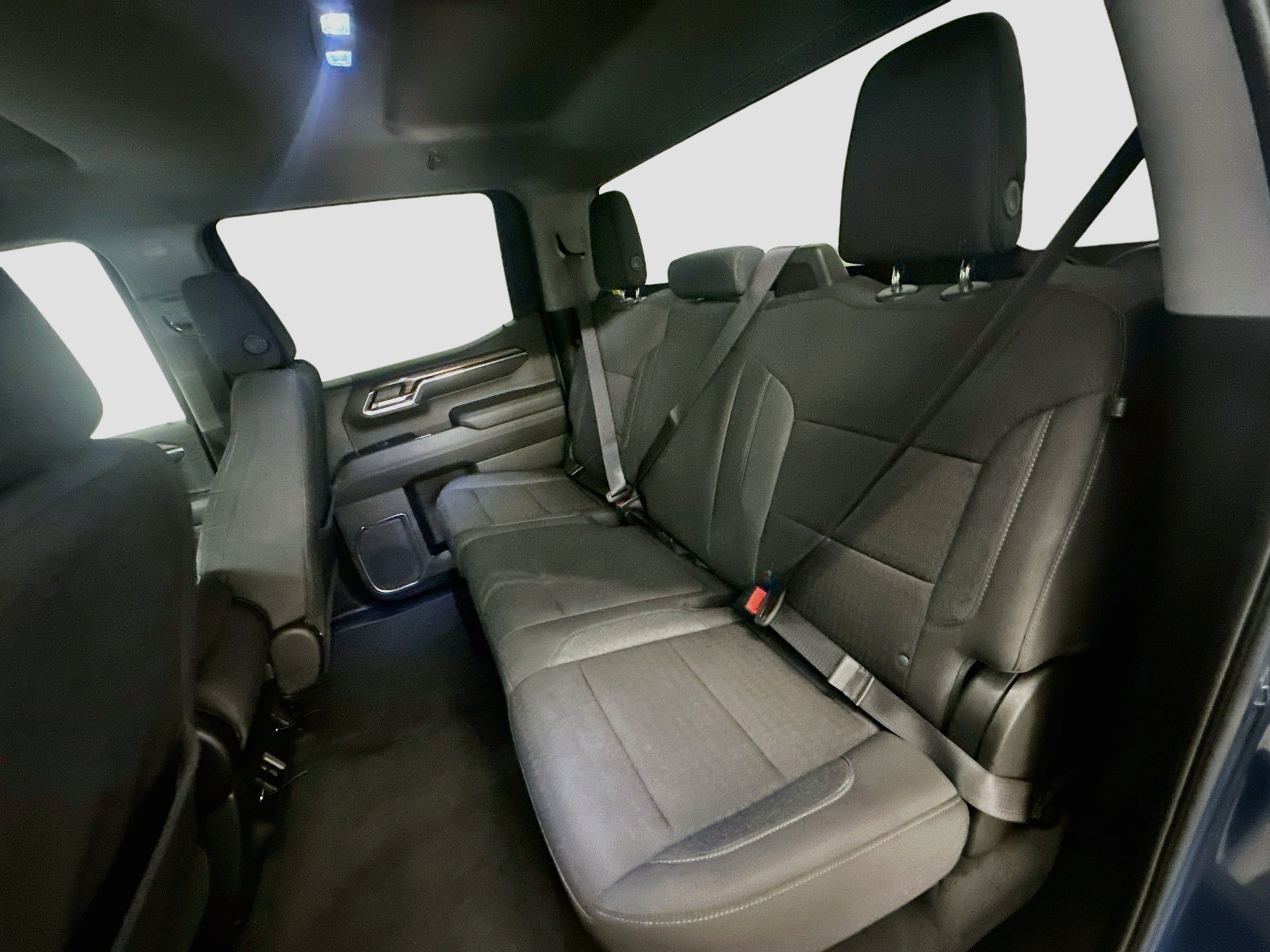 Used 2024 Chevrolet Silverado 1500 LT AWD/4WD image 29