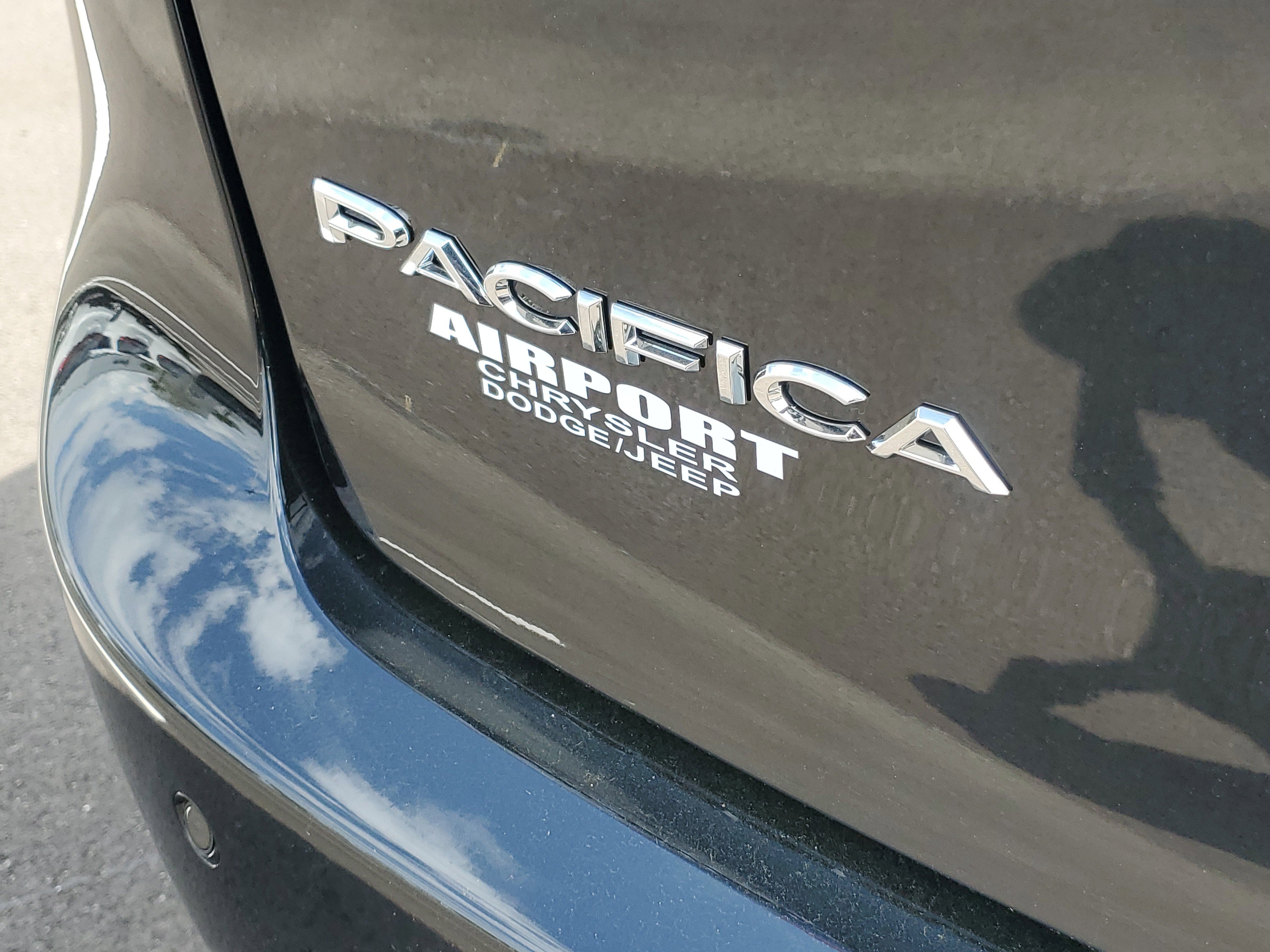 New 2026 Chrysler Pacifica Select image 7