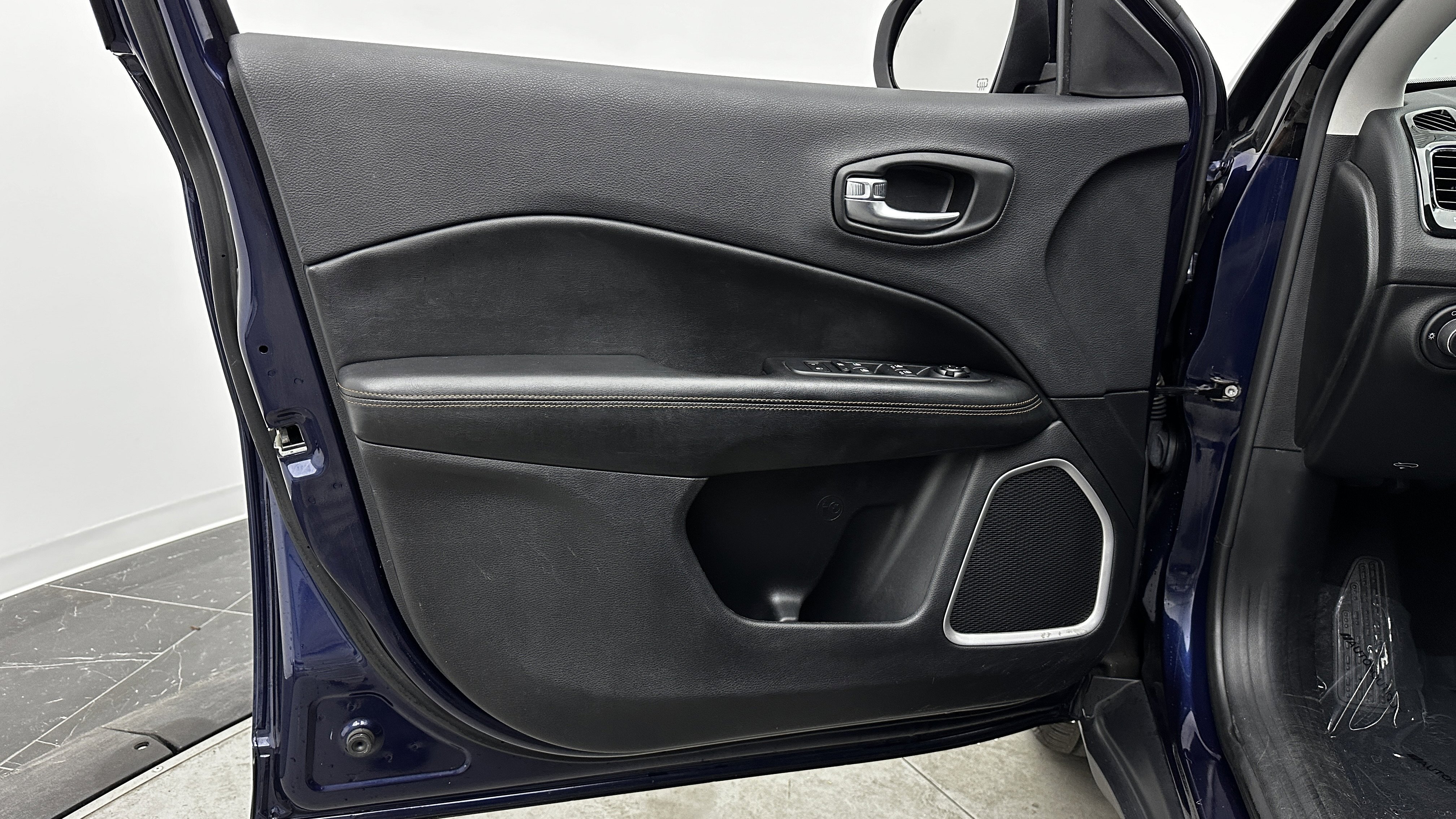 Used 2021 Jeep Compass Limited image 10