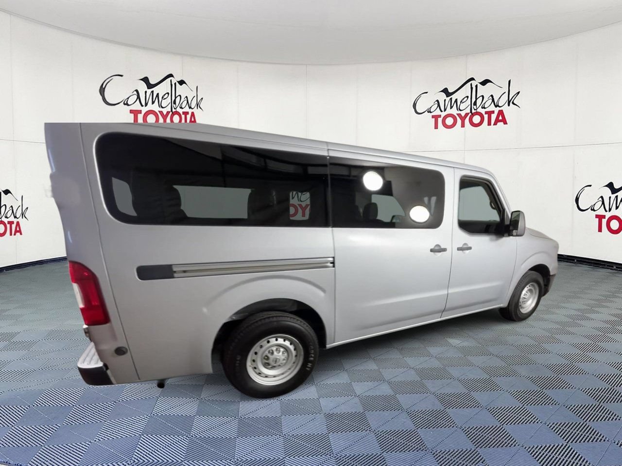 Used 2018 Nissan NV 3500 S RWD image 3
