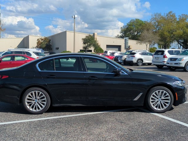 Used 2021 BMW 530e w/ Premium Package image 4