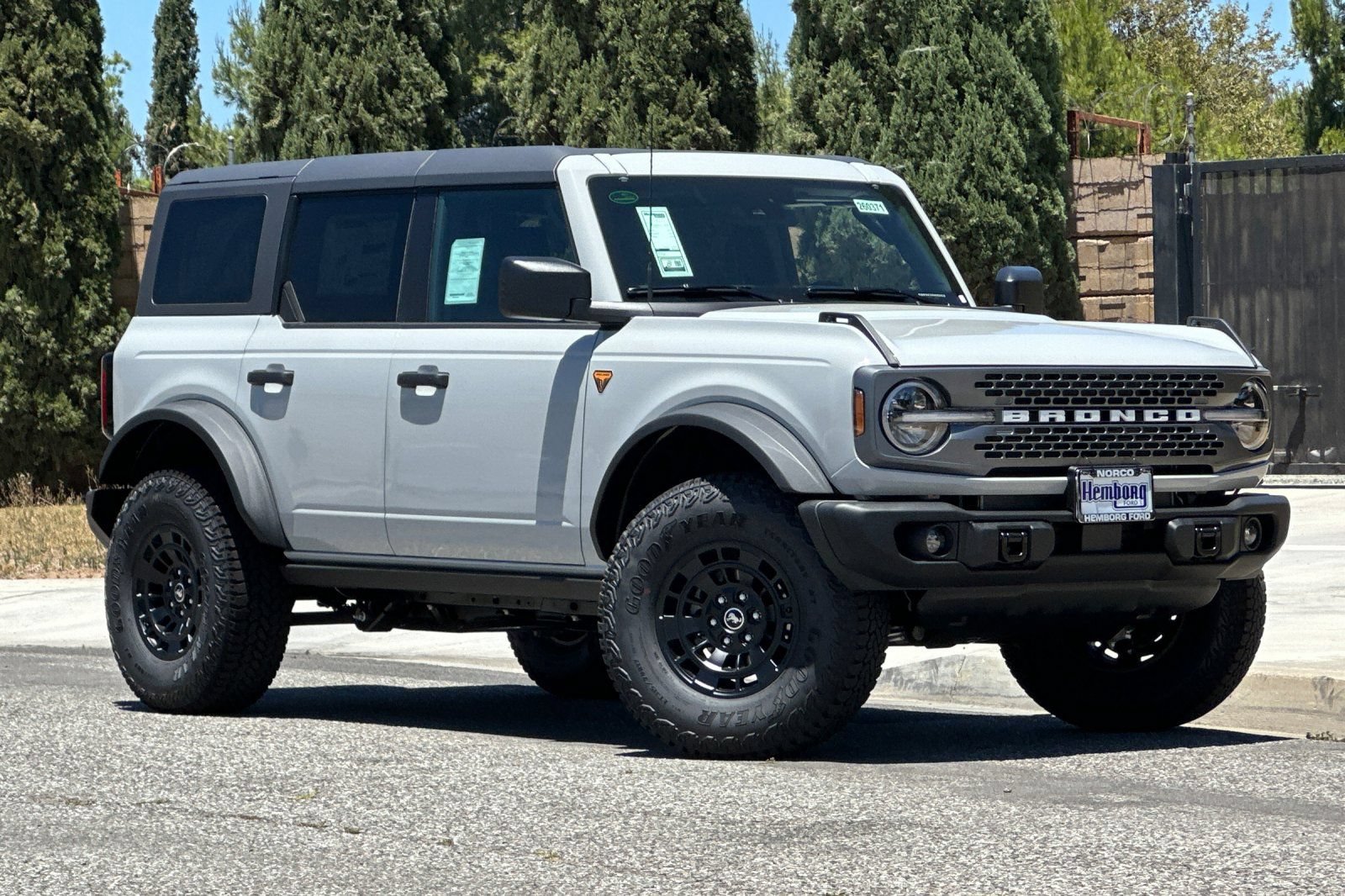 New 2026 Ford Bronco Badlands w/ Sasquatch Package AWD/4WD video 2