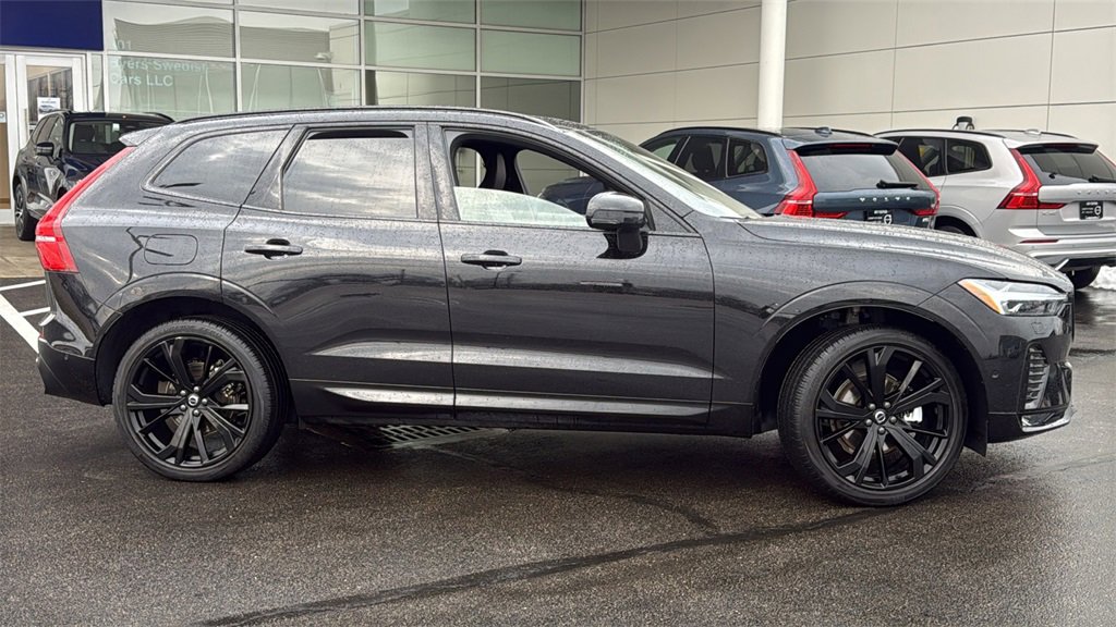 Certified 2024 Volvo XC60 B5 Ultimate w/ Climate Package image 2