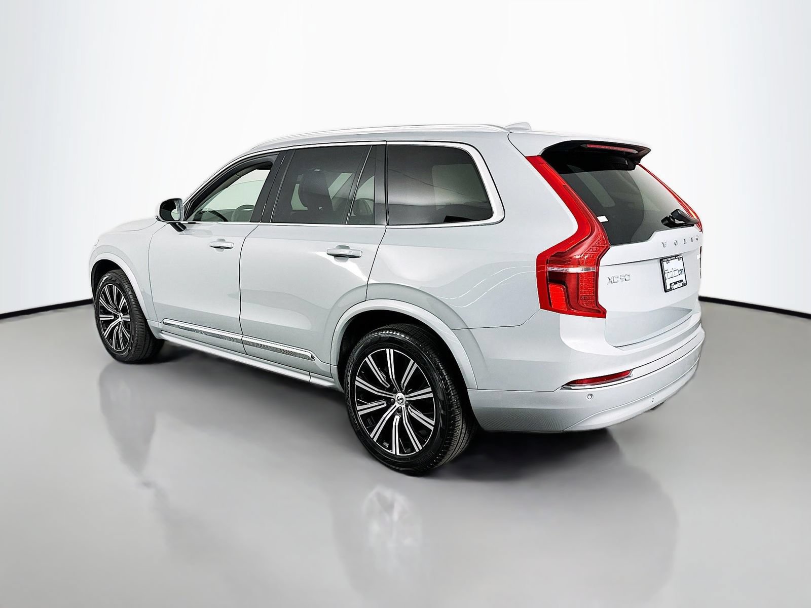 Used 2025 Volvo XC90 B5 Core AWD/4WD image 5