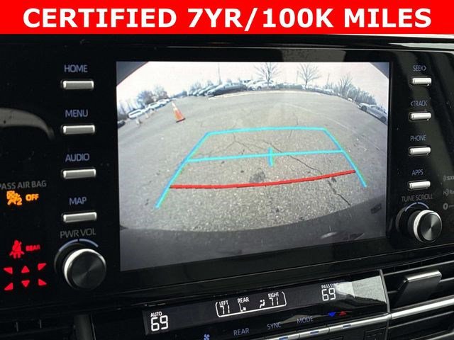 Used 2024 Toyota Sienna XLE image 21