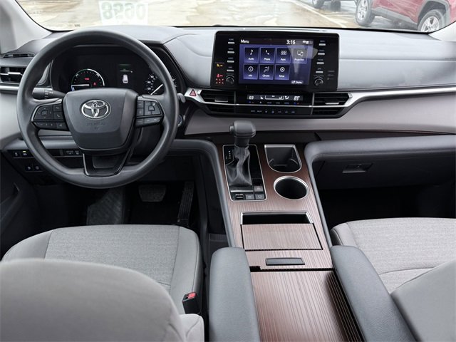 Certified 2024 Toyota Sienna LE image 19