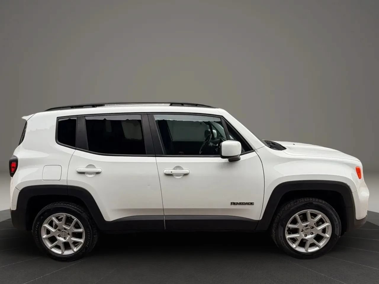 Used 2021 Jeep Renegade Latitude w/ Convenience Group AWD/4WD image 4