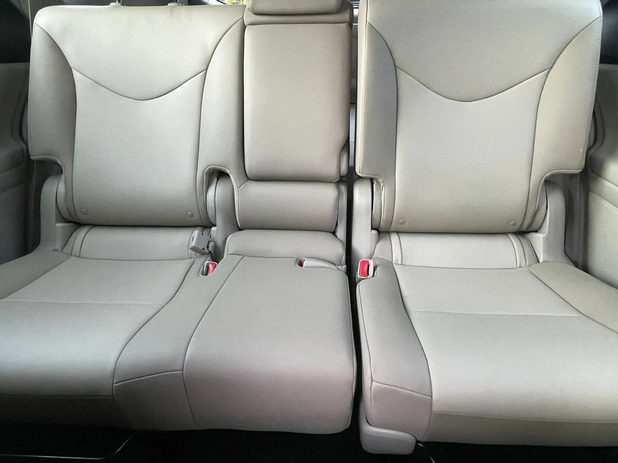 Used 2016 Toyota Prius V Five FWD image 19