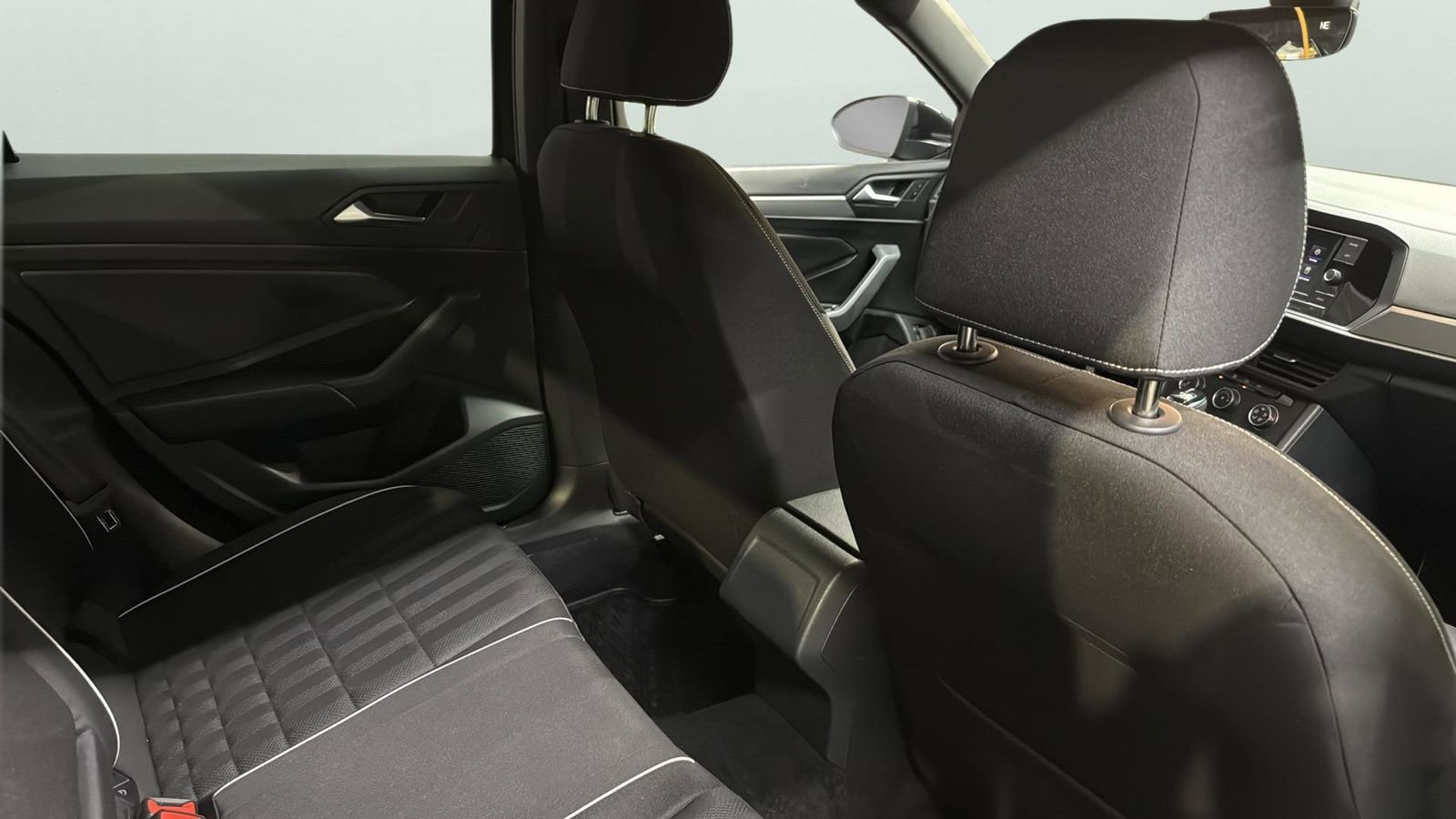 Used 2023 Volkswagen Jetta Sport image 29