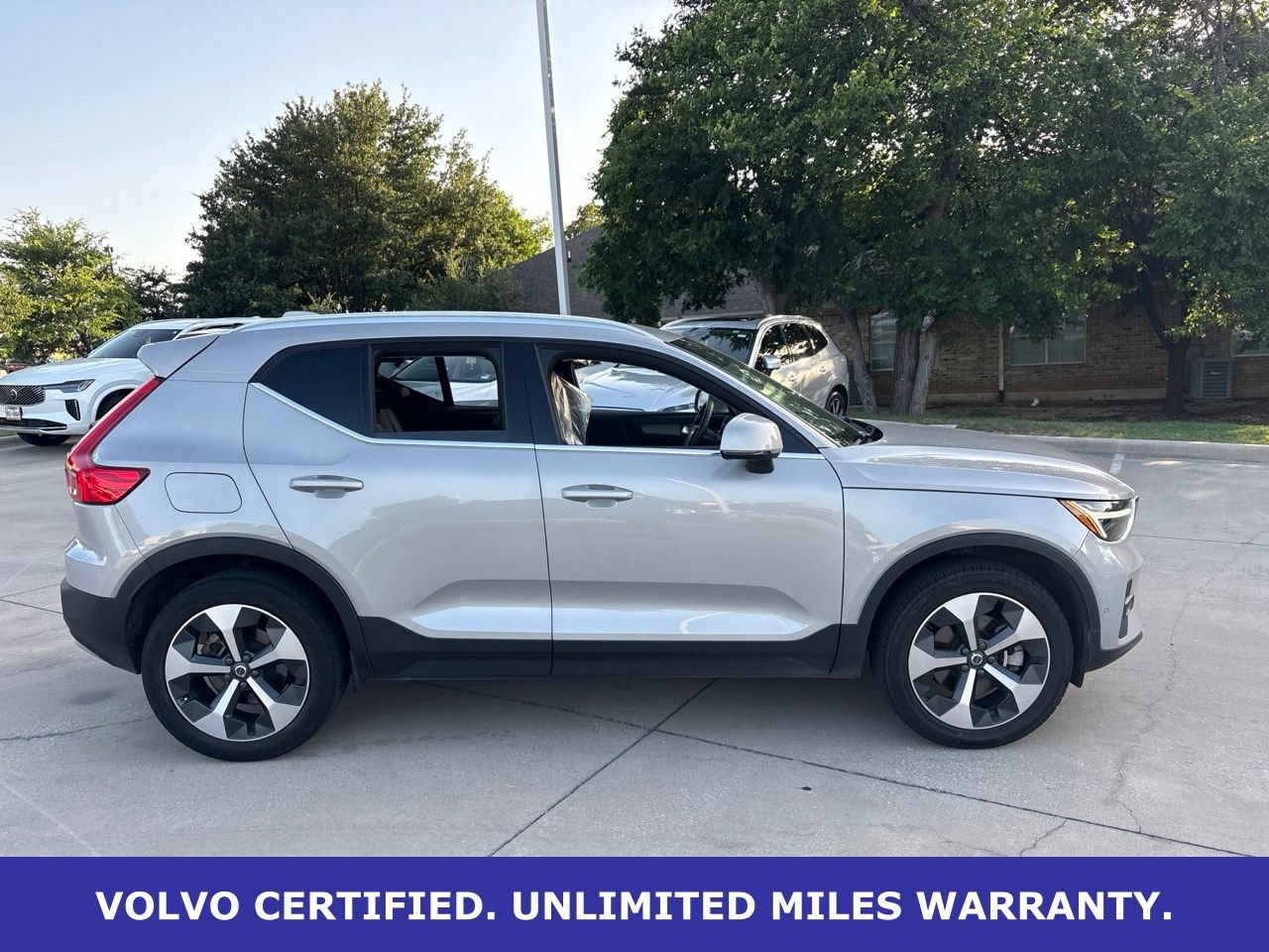 Certified 2024 Volvo XC40 B5 Plus w/ Protection Package Premier AWD/4WD image 4