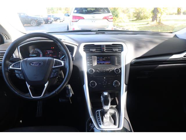 Used 2013 Ford Fusion SE FWD image 10