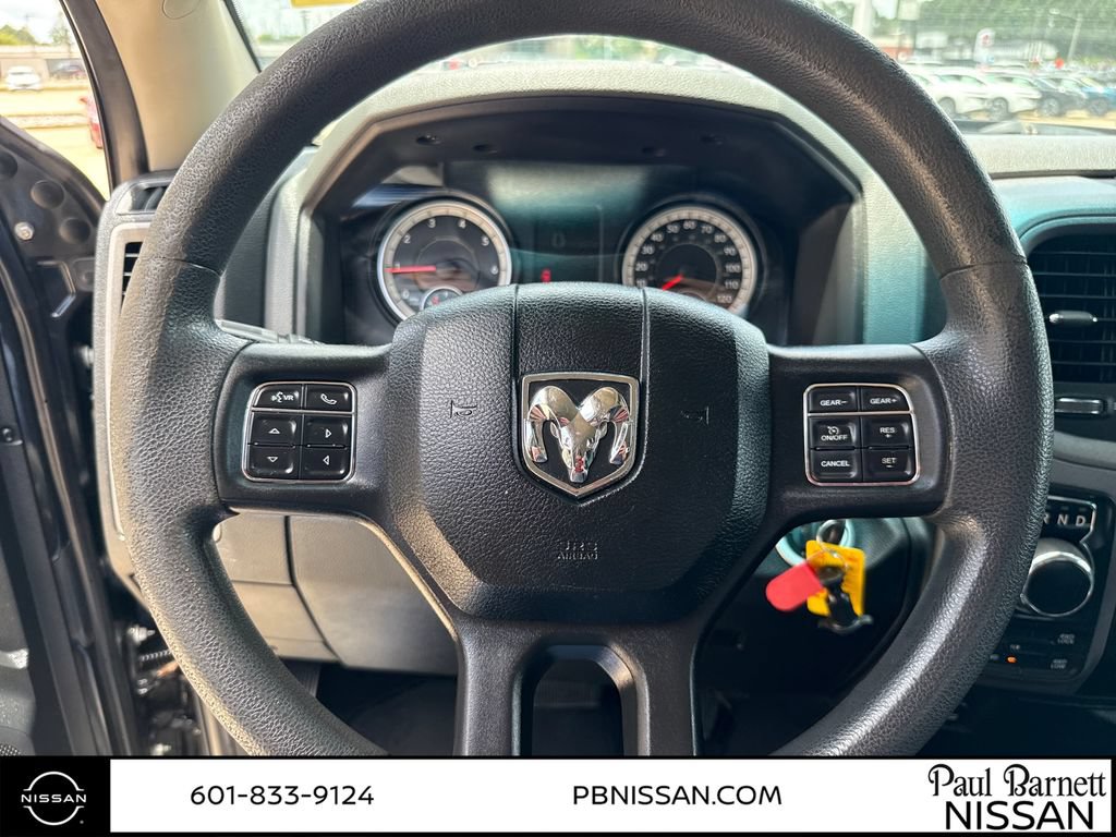 Used 2018 RAM 1500 Express w/ Black Ram 1500 Express Group AWD/4WD image 19