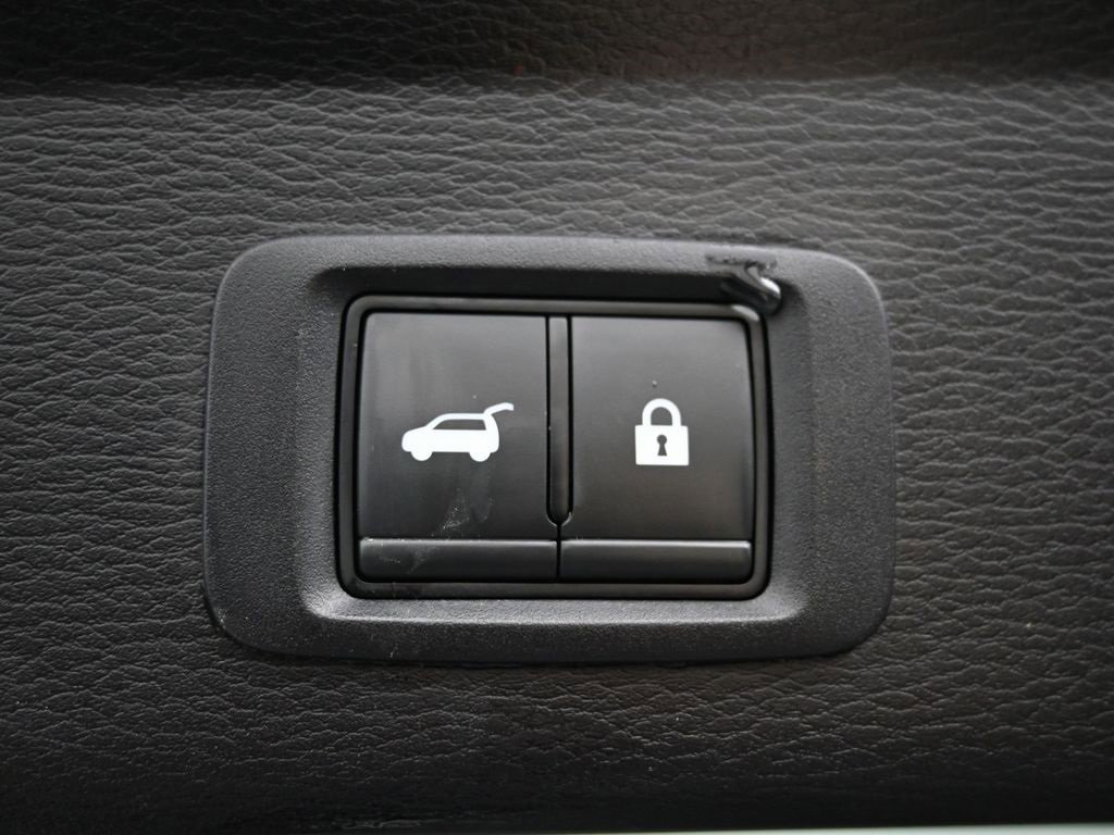 Used 2023 Mitsubishi Outlander SEL image 16