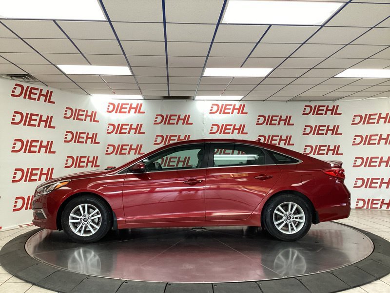 Used 2015 Hyundai Sonata SE w/ Option Group 09 FWD image 4