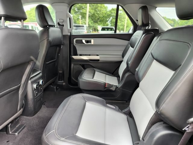 Certified 2023 Ford Explorer XLT w/ Equipment Group 202A AWD/4WD image 16
