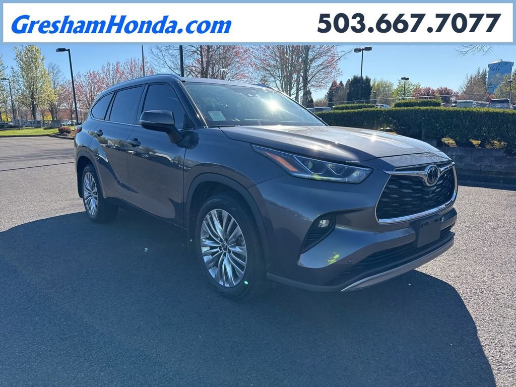 Used 2022 Toyota Highlander Platinum image 1