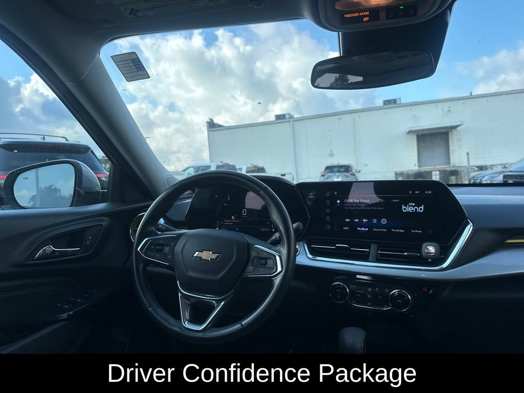 Used 2024 Chevrolet Trax LT FWD image 13