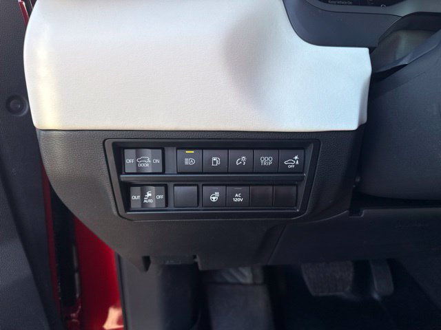 Used 2023 Toyota Sequoia Capstone AWD/4WD image 28