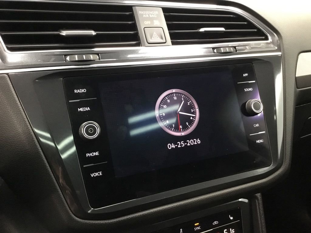 Used 2022 Volkswagen Tiguan SE AWD/4WD image 12