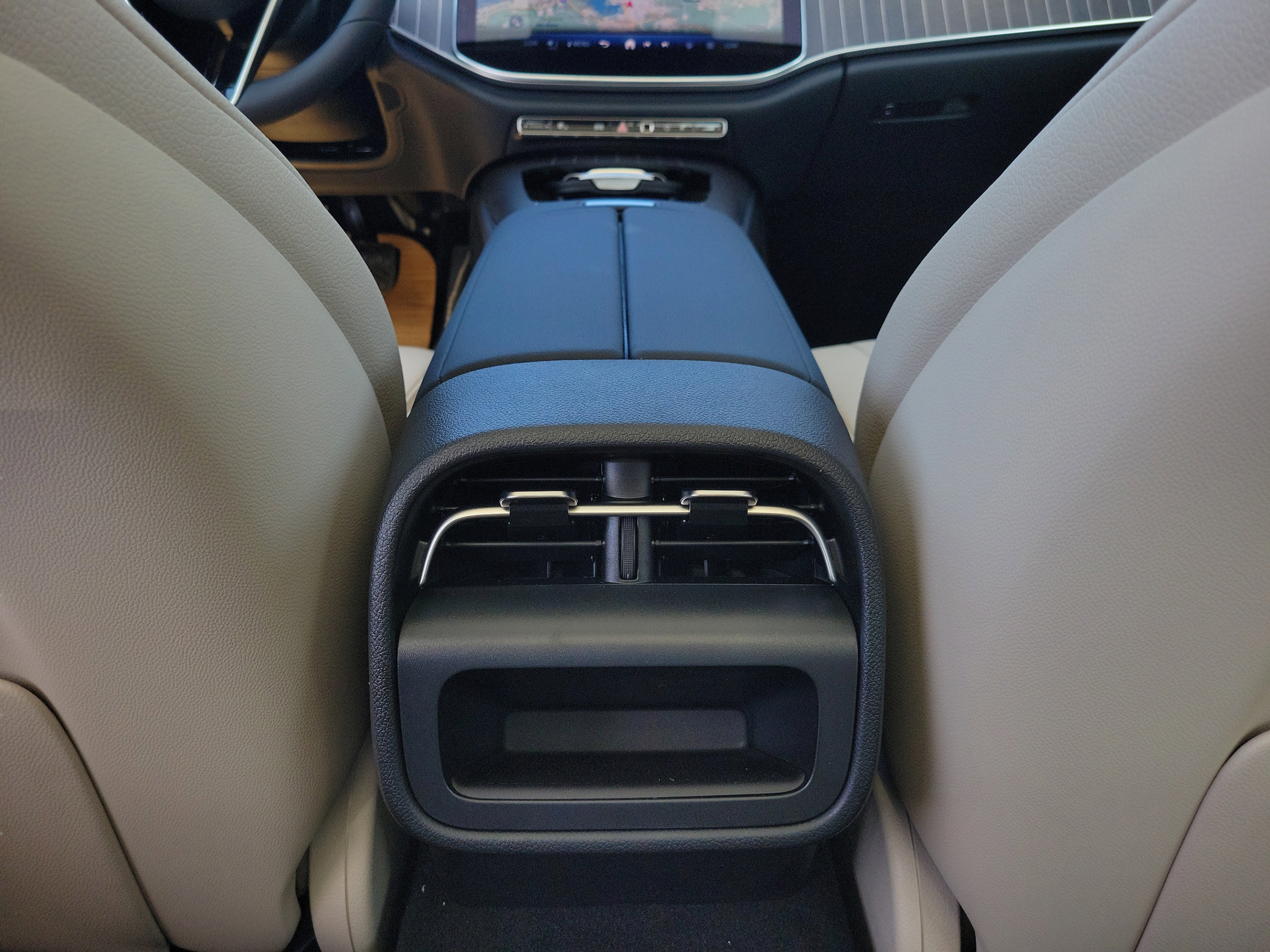 Certified 2026 Mercedes-Benz E 350 4MATIC Sedan image 10