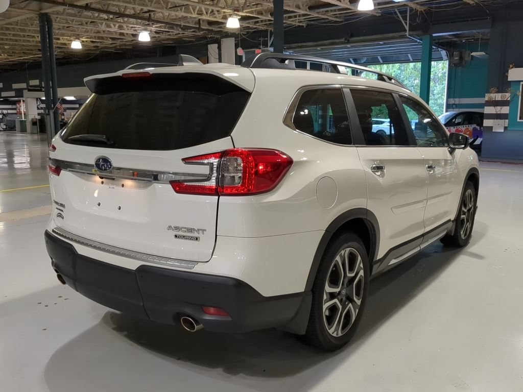 Used 2023 Subaru Ascent Touring AWD/4WD image 8
