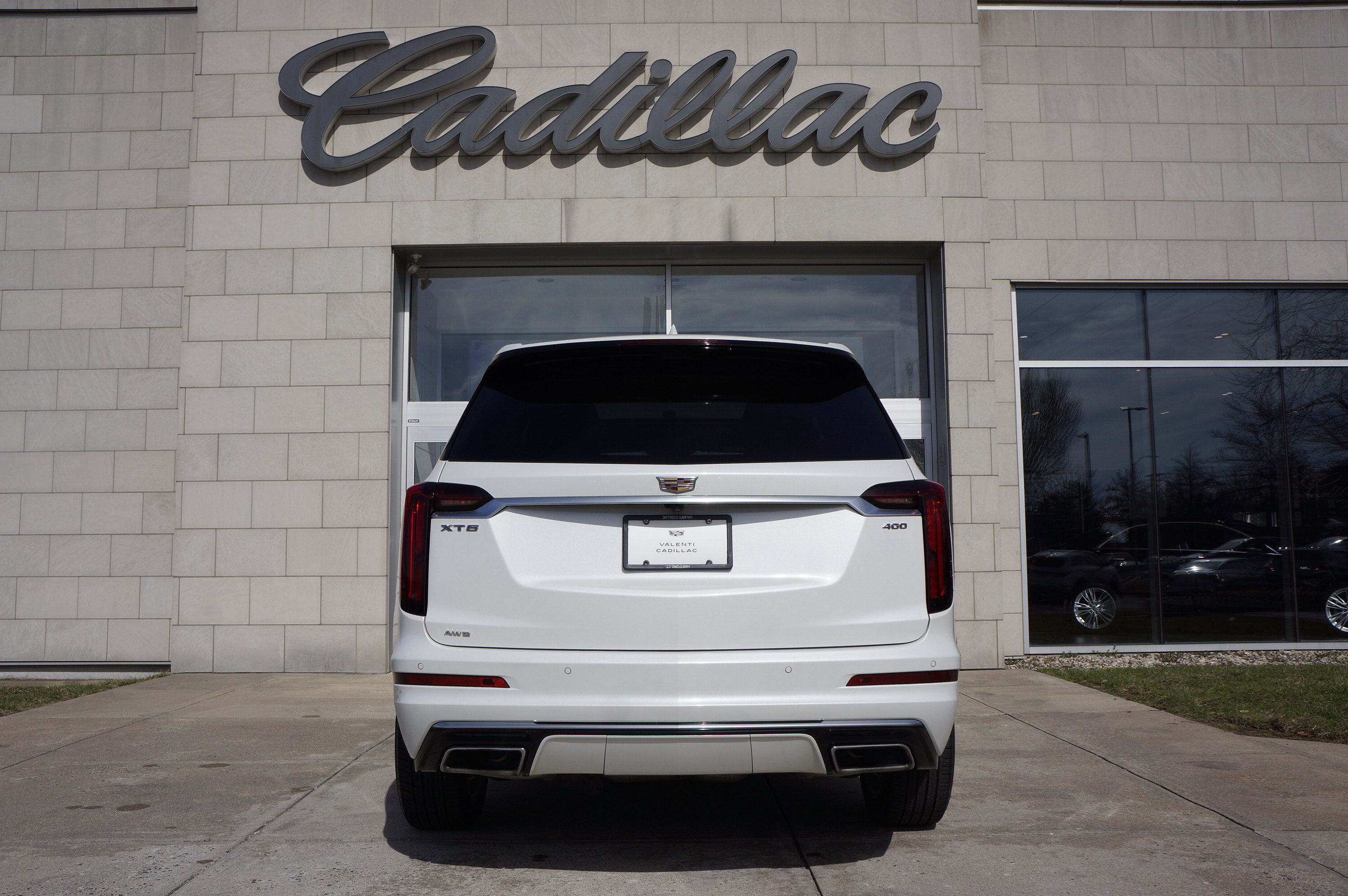 Used 2023 Cadillac XT6 Premium Luxury w/ LPO, Floor Liner Package image 6